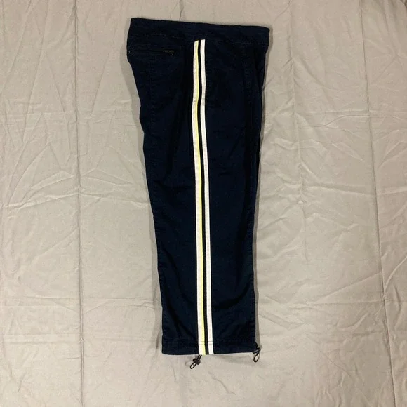 Nike Women Navy Blue Track Pants Cropped Athletic Side Stripe Drawstring Size M - Picture 8 of 8
